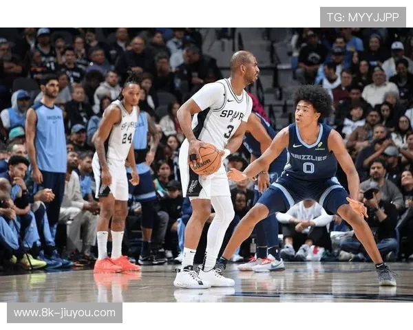 马刺灰熊胜率悬殊，文班亚马复出替补待命