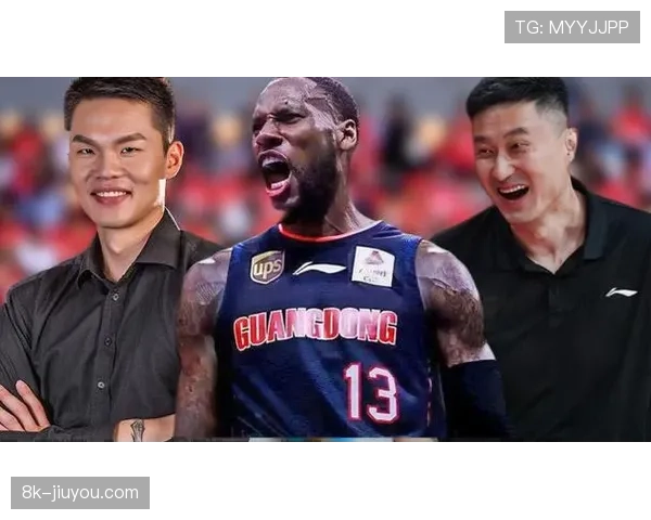 特写:威姆斯命中关键中投后,与场边杜锋指导击掌庆祝 特写:威姆斯命中关键中投后,与场边杜锋指导击掌庆祝